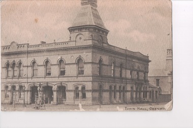 Postcard with a black and white photograph of Creswick Town Hall. Handwritten message on back.
