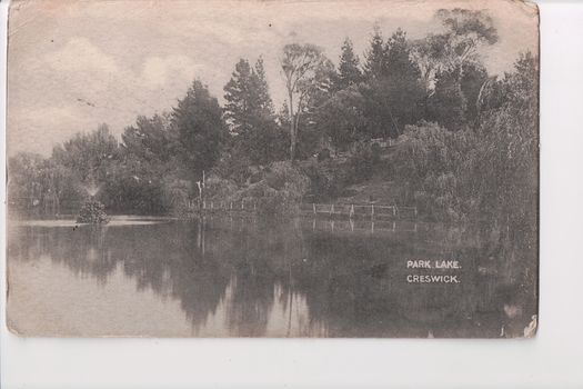 Postcard with a black and white photograph of  Park Lake and gardens in Creswick