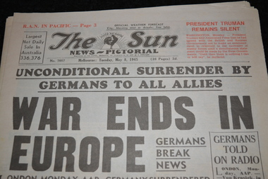 Newspaper - Folder, Assorted newspaper articles