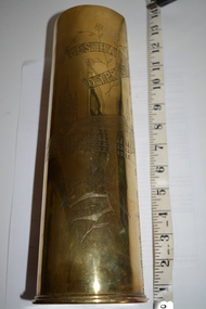 Memorabilia - Trench Art - Vase, unknown
