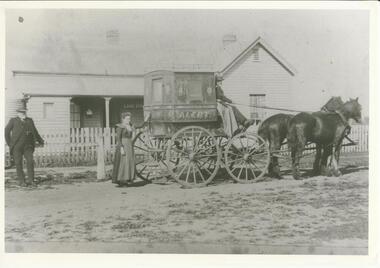 Black and white photo, Lake Bolac Post Office 1904
