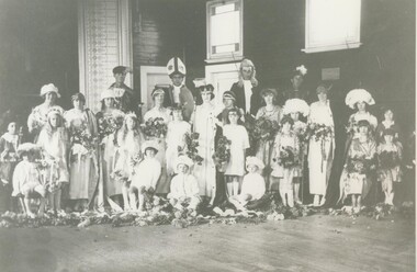 Black and white photograph, Opening of Lake Bolac Memorial hall, 1922