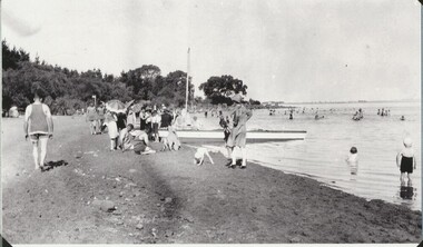Black and white photograph, Swimming at Lake Bolac, 1946