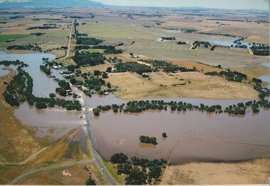 Colour photograph, Wickliffe Flood, Jan .2011