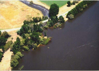 Colour photograph, Jan. 2011 Flood, Lake Bolac and Salt Creek