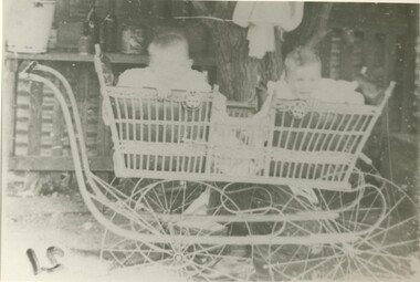 Black and white photograph, Graham twins of Lake Bolac, 1912
