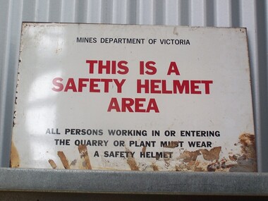 Sign - Safety Helmet Area