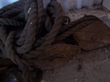 Metal Pulley and Rope