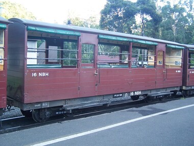 16 NBH - Passenger Carriage - Excursion Car, 1981