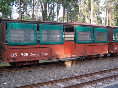 135 NQR - Open medium truck with seats & canopy, 29/ 7/1910