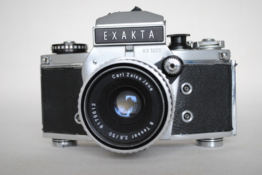 Camera "Exakta VX 1000", Ihagee Kamerawerk Steenbergen Co, Estimated 1967-70