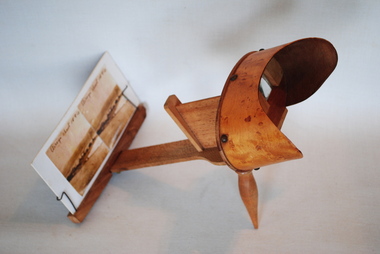 Stereoscope with Cards