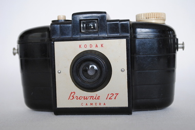 Camera - Kodak - Brownie 127, Kodak, 1952