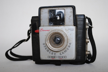 Camera - Kodak Brownie Starlet, Kodak Australia Pty Ltd, Estimated 1957