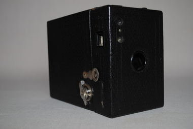 No 2 Cartridge Hawk-Eye Camera. Model B, Eastman Kodak, Estimated 1904-1907