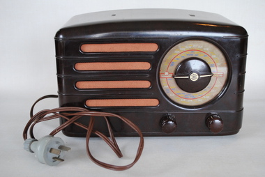 Radio, AWA (Amalgamated Wireless (Australasia) Ltd), AWA Radiolette 500MY, 1946-47