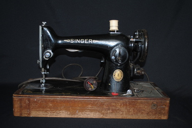Singer Sewing Machine (Black), 23/01/1952