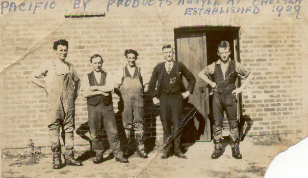 P00467 workers Pacific By Products factory Argyle Ave 1929