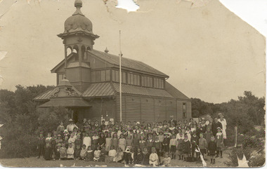 Chelsea State School Children outside Hoadleys Hall "Joss House" 1912