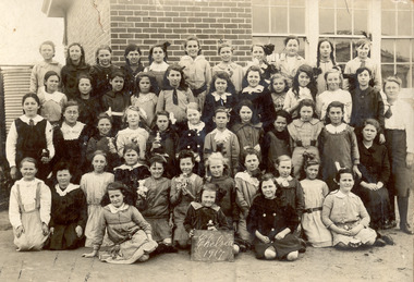 Chelsea State School Students all girls 1917