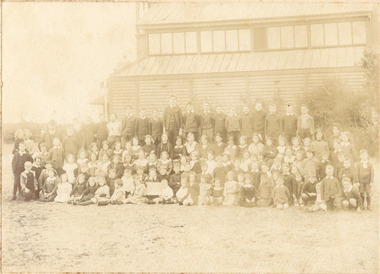 helsea State School pupils outside Hoadleys Joss House c1914