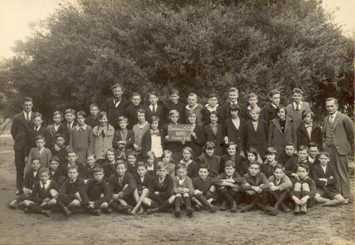 P01007 Chelsea State School Grade 7_8 c1928 pupils