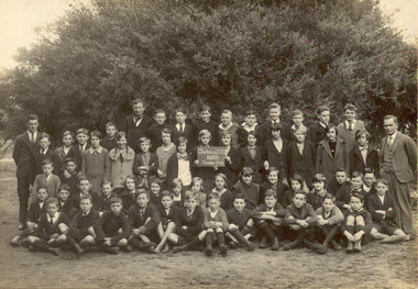 P01007 Chelsea State School Grade 7_8 c1928 pupils