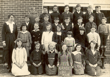P01014 Chelsea State School Grade 6 pupils c1918