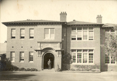 P01022 Chelsea State School building Mr Rogers
