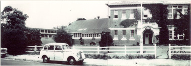 P01055 Chelsea State School car 1960