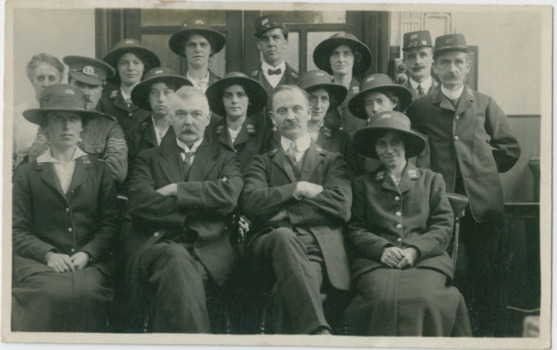 P00037 Post Office Workers (Mortons) c1914