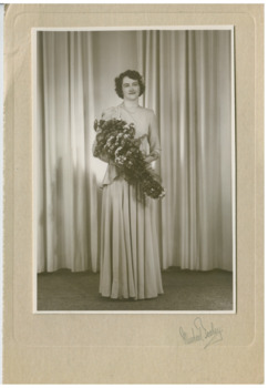 P00050 Mrs Les Payne (Phyllis) 1947