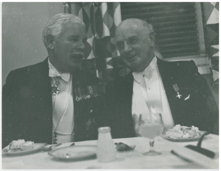 P00055 Sir Rohan Delacombe and Mayor Payne 1970