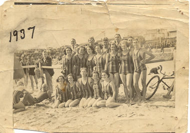 P00120 Chelsea Lifesaving women at StKilda Beach1937