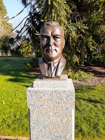 Public Artwork, Robert Menzies Prime Ministers Walk, 1942