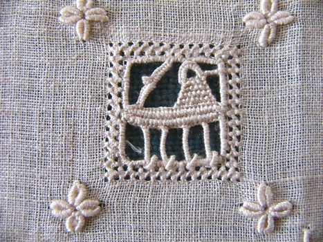 Aemilia-Ars Table Runner