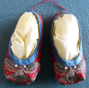 Footwear - Baby's shoes, Late 19th century/early 20th century