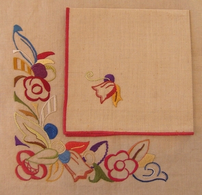 Textile - Tea cloth and 4 napkins, Thelma Crawford, c. 1940