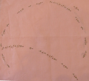 Textile - Tea cloth and 4 napkins, Thelma Crawford, 1940-60