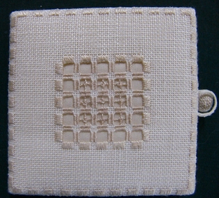 Container - Needlecase, Miss Shirley Dawson, 1992