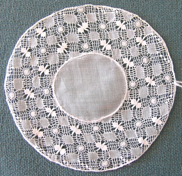 Drawn Thread with Needle Weaving Mat