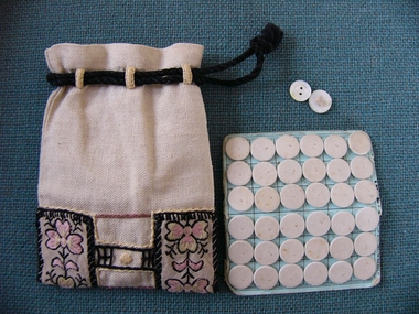 Functional Object - Bag of Buttons
