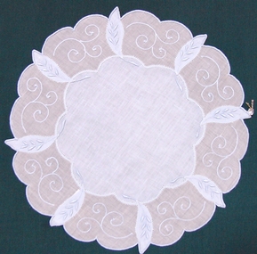 Linen and Organdie Doyley