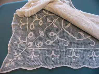 Textile - Lace Table Cloth, Mid 20thC