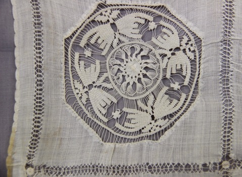 Sol Lace Handkerchief