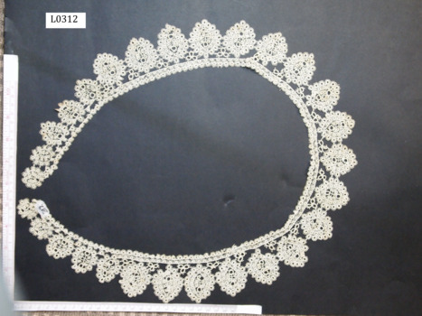 Dark cream tatted collar. Fine thread, many rings, many picots.