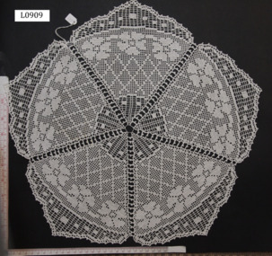 Textile - Primrose Doily, Mary Card, 1999