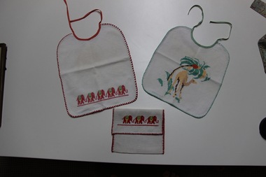 Textile - Egyptian Baby Bib Sachet, 1939-1945