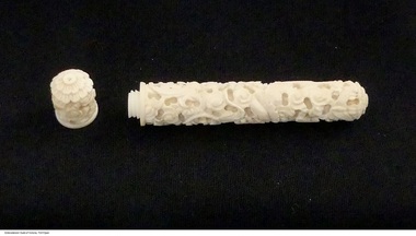 Tool - Ivory needlecase, Needleholder, late 18h/early 19th century