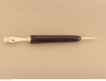 Tool - Needlecase and crochet hook